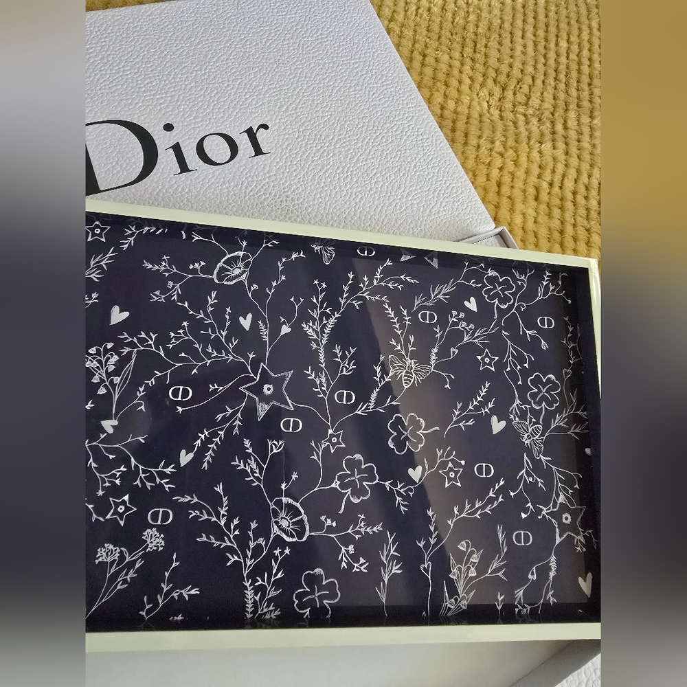 RARE New DIOR Lacquered Decorative Monogram Tray! - Picture 4 of 4